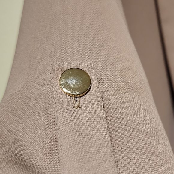 GUC ✅️ Cream Blazer - Picture 7 of 8